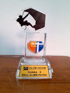 pemenang-panjat-dinding-canisius-cup